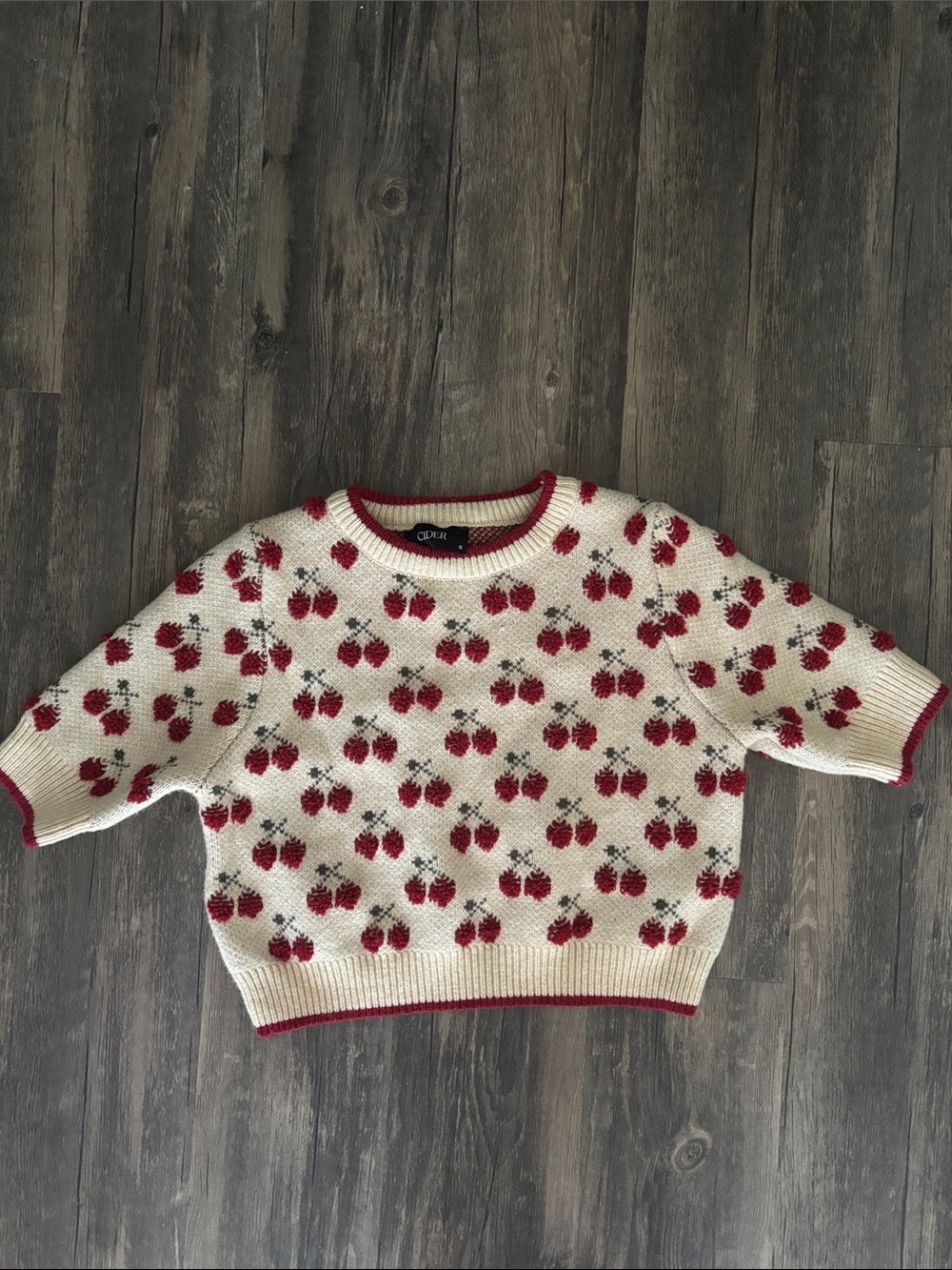Cider Cherry Pattern Knitted Crop Top Women's Small Red Cream Contrast Binding